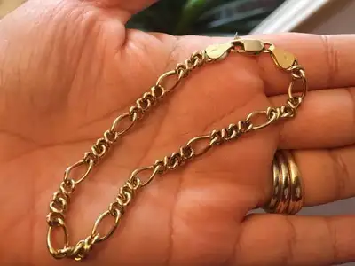 Collection of 18K Gold Bracelet with Different Prices as follow: Pic 1: Unisex 18K Yellow Italian Go...