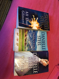 6-10 Almost brand new DANIELLE STEEL books!Asking $15 for all