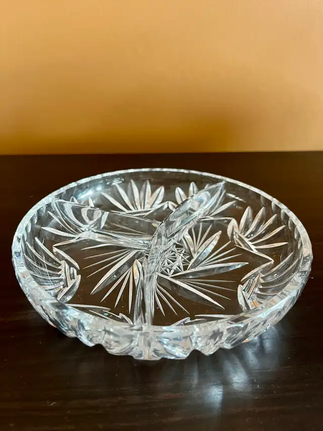 Vintage 1960s pinwheel crystal service dishes in Arts & Collectibles in City of Montréal - Image 5