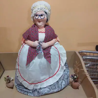 Tea Cosy Grandma, View more