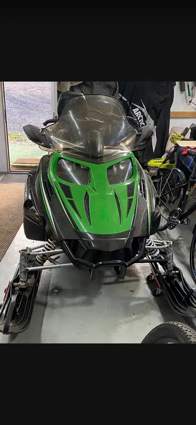 2012 bearcat great shape only has 356 miles very little use garage stored comes with removable 2-up...