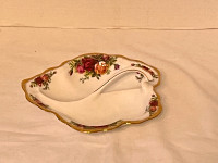 Old Country Roses Divided Dish England