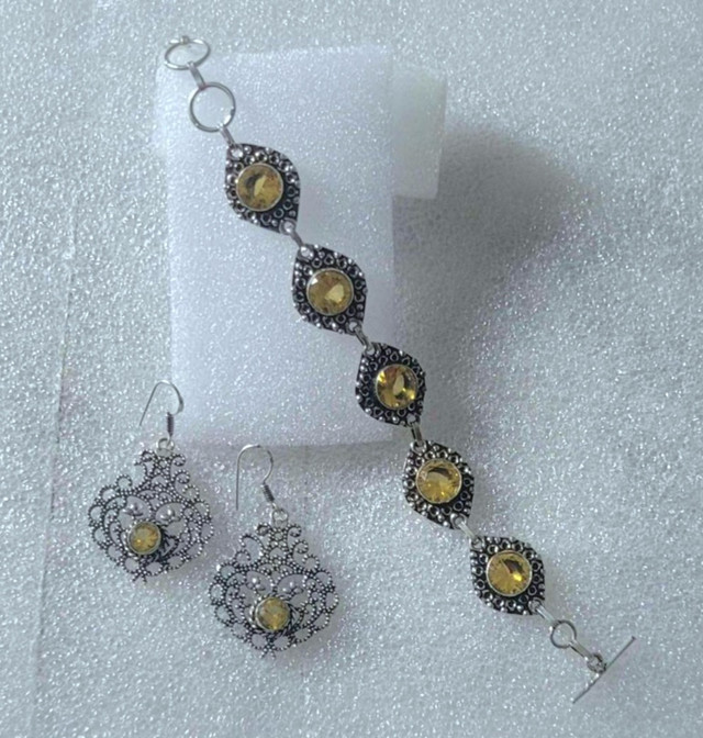 SALE !!  Qtz Bracelet /Earrings /Pendant Set New U CHOOSE in Jewellery & Watches in West Island