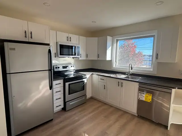 House for rent, 3 bedrooms, 2 1/2 bathrooms in Long Term Rentals in Charlottetown - Image 4