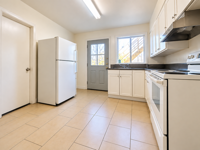 Private Room for RENT – Next to Metro Plamondon!, View more