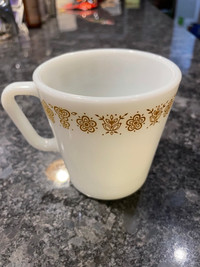 Vintage Pyrex mug