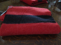 Couverture de laine Queen  rouge