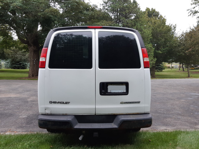 Chevy 2500 Express Cargo Van in Cars & Trucks in London - Image 3