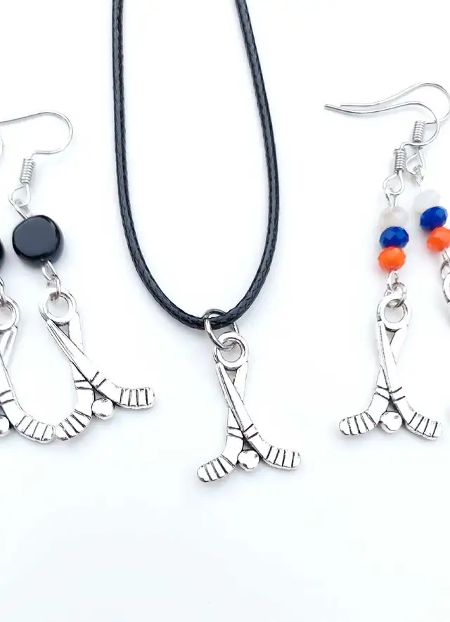 Edmonton Oilers Crystal Bracelet, Hockey Jewelry in Jewellery & Watches in Edmonton - Image 5