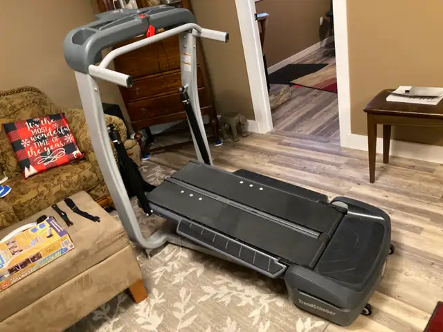 Moving must sell exercise equipment. in Exercise Equipment in Cranbrook - Image 4