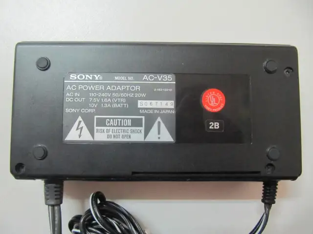 Sony Model AC-V35 AC Power Adaptor for 8mm Camcorders Circ1990s in Cameras & Camcorders in Mississauga / Peel Region - Image 4