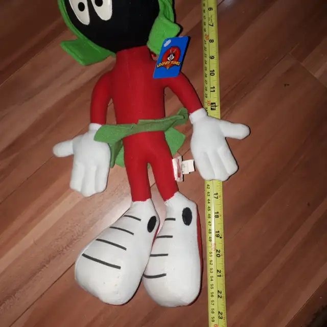 90s Marvin the Martian 22 inches , X Large size in Toys & Games in Ottawa - Image 3