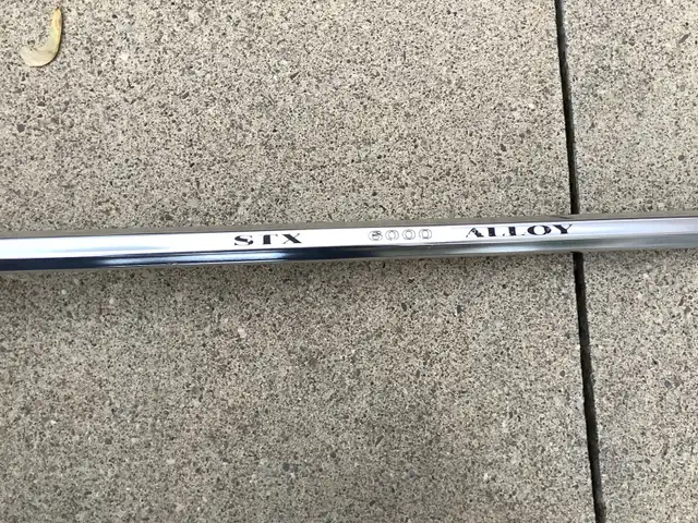 Lacrosse stick in Lacrosse in Oakville / Halton Region - Image 3