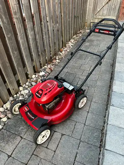 Toro Lawnmower 22” Recycler 5 hP Briggs & Stratton Engine, View more