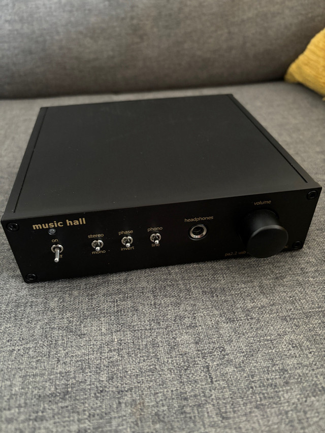 Music Hall pa2.2 Phono Pre in Stereo Systems & Home Theatre in Edmonton