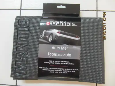Up for sale is a classic Mantis Automotove Essentials 24" x 34" x !/4" thick PVC rubber mat brand ne...