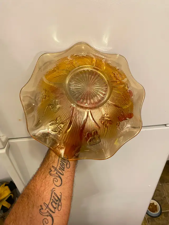 Vintage Carnival Glass Bowl in Marigold ( A REAL FIND!! )558827446742568961