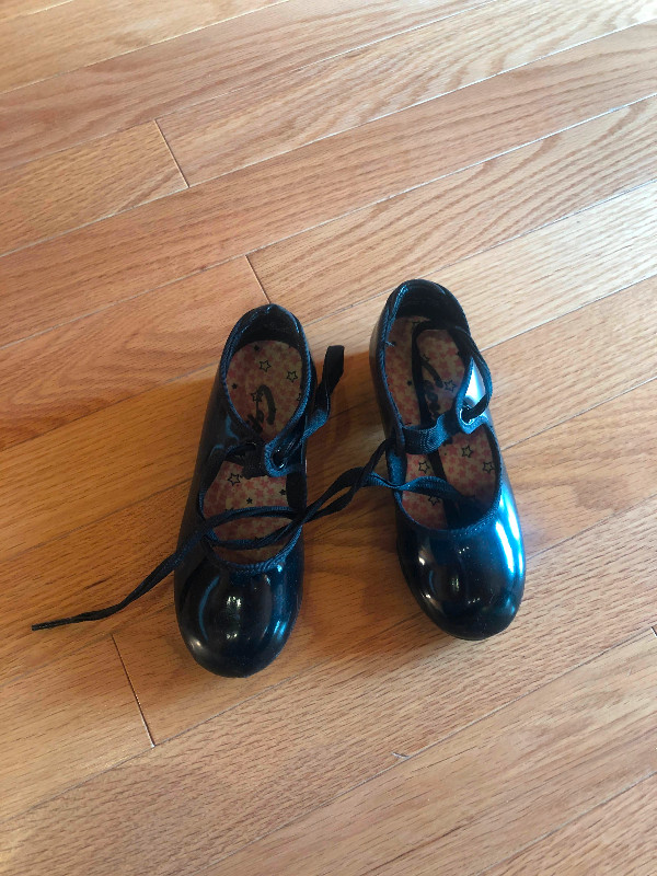 Kid's tap shoes size 6.5 in Kids & Youth in Calgary