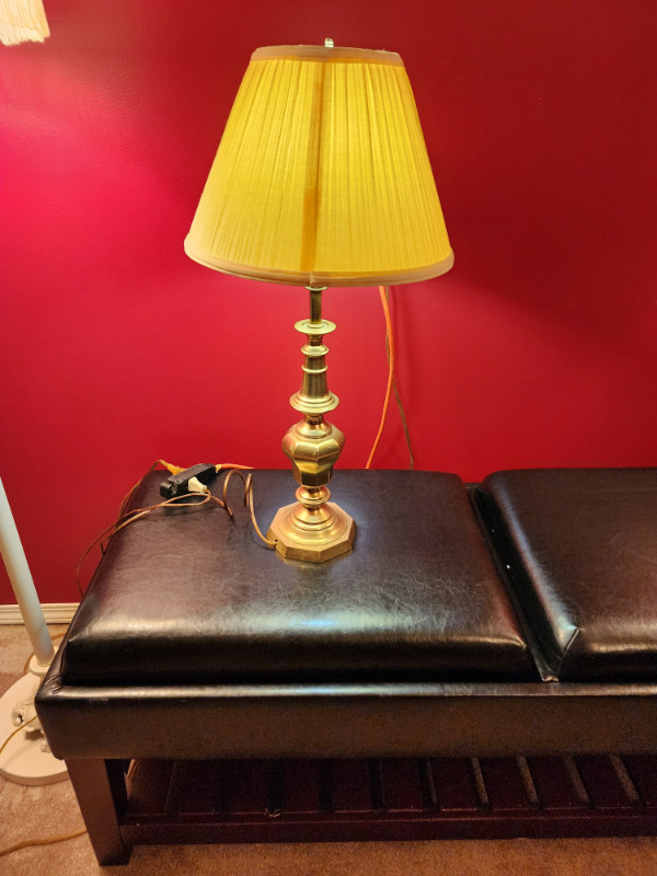 Vintage Brass Table Lamp 28in Tall in Indoor Lighting & Fans in Edmonton