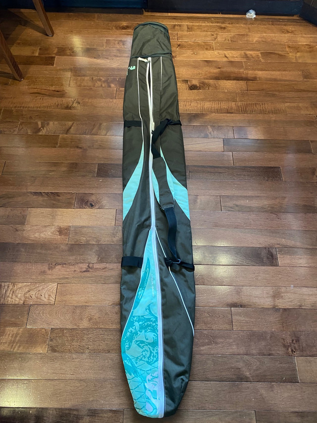 Salomon ski bag 1 pair 155+20 Length  in Snowboard in Calgary - Image 3