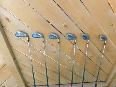 RIGHT-HAND TAYLORMADE RAC IRON SET, View more