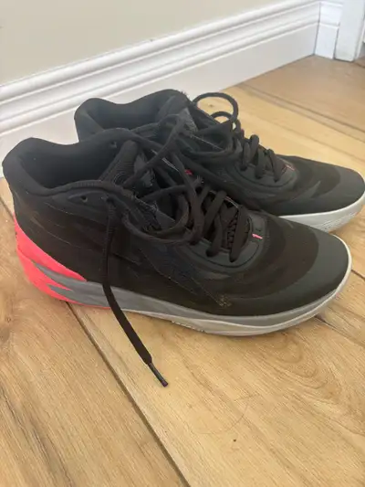 Basketball shoes, View more