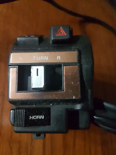 Turn signal switch, headlight hi-low switch, horn and emergency/4-way flashers button for Honda Gold...