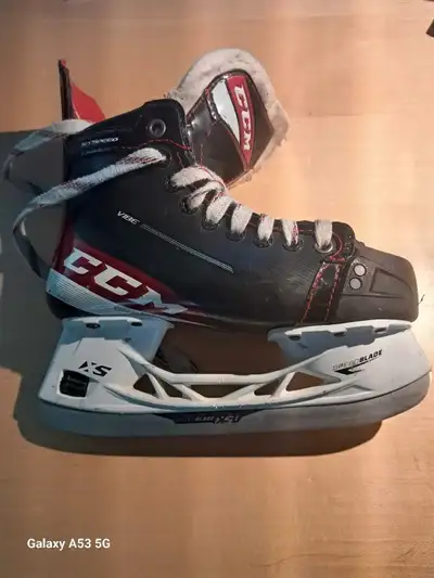 CCM Youth Hockey Skates (Size 3), View more