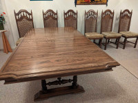 Solid Oak Vintage Table and 7 Chairs 