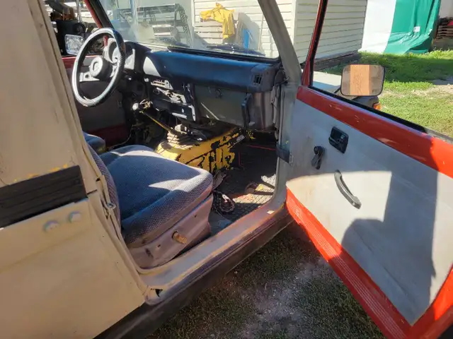 SUZUKI  SJ 410 in Classic Cars in Vernon - Image 6