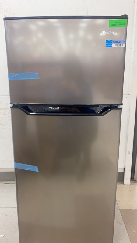 DCR045B1SLDB- Danby 4.5 cu ft 2 door compact refrigerator dans Réfrigérateurs  à Ville de Montréal