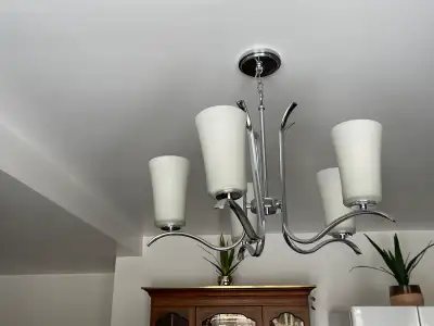 Beautiful 5-light Chandelier., View more