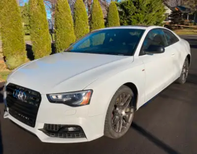 Audi A5 coupé manuelle, S-Line, blanche, intérieur noir, 2016, 67400km, femme proprio non-fumeuse, d...