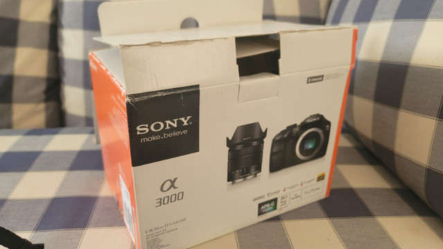 Appareil photo - Sony a3000 body + lentille dans Appareils photo et caméras  à Ville de Québec - Image 3