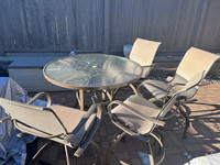 Brown Jordan Patio table and 4 chairs-Worth well over $1000