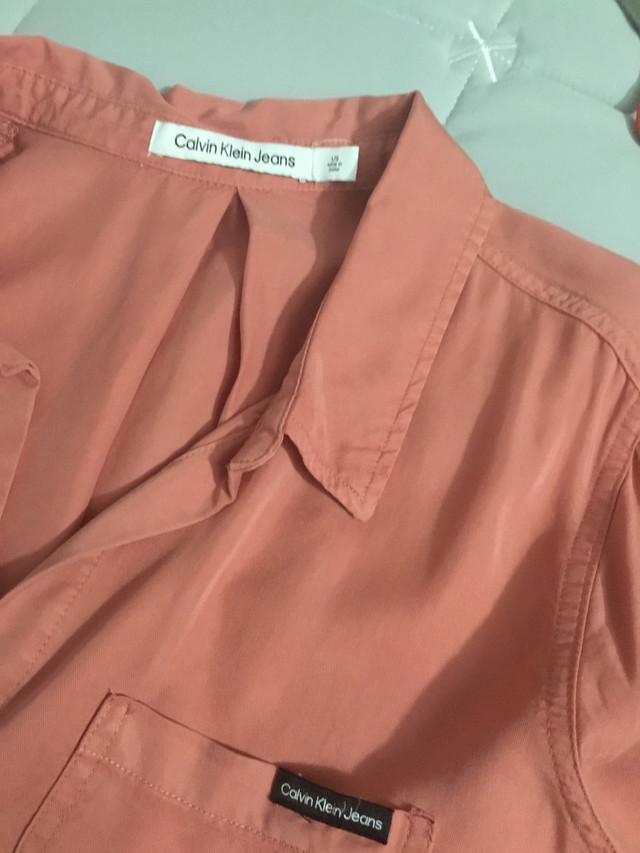 Calvin Klein shirt in Women's - Tops & Outerwear in Regina - Image 3