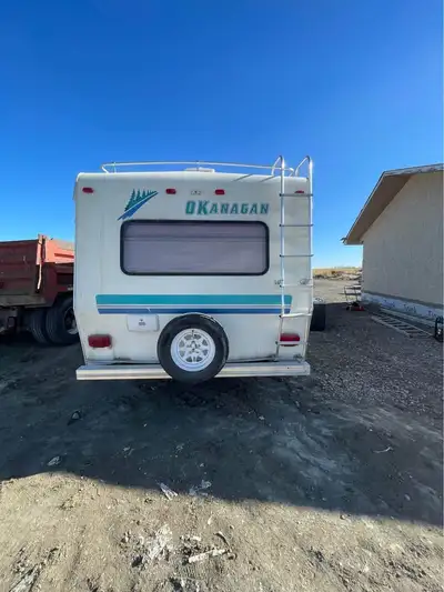 selling my 1996 okanagan 5th wheel camper everything works great little bit of damage in the back bu...