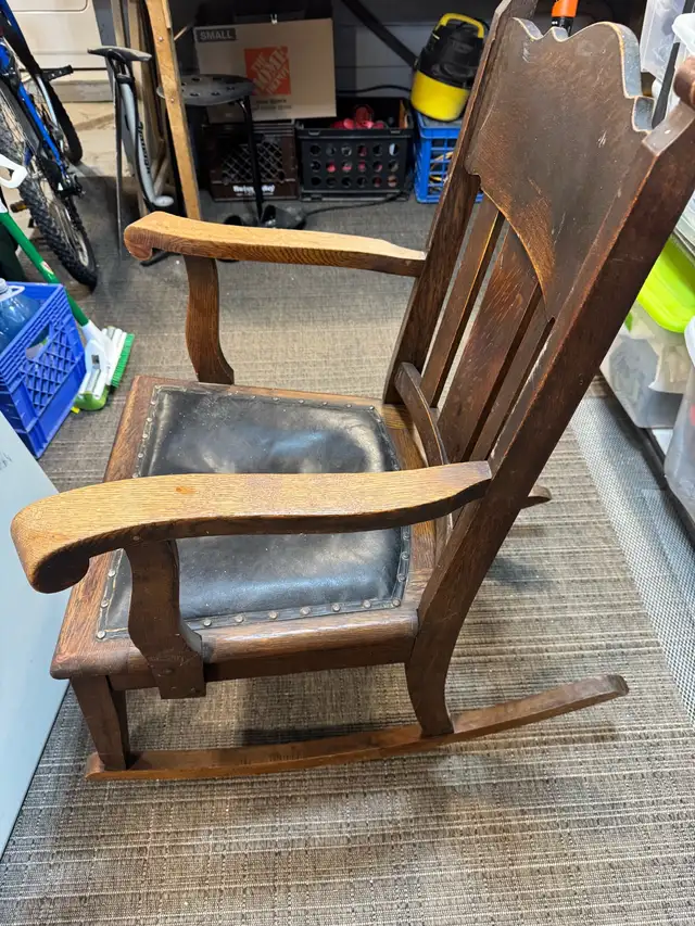 Antique Schierholiz Rocking Chair in Chairs & Recliners in City of Halifax - Image 3