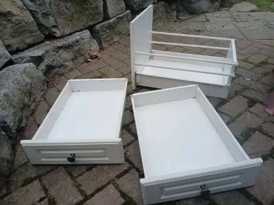 Used kitchen drawers. Have steel sides but no railing. Dimensions are in the pictures. Maybe they ca...