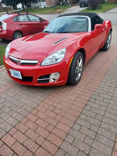 2008 saturn sky roadster (not red line model) only made for 4 years. 61000 original km . Always wint...