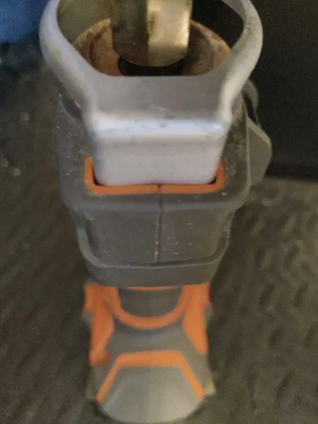 Ridgid Reciprocating Saw with 4ah battery in Power Tools in Hamilton - Image 3