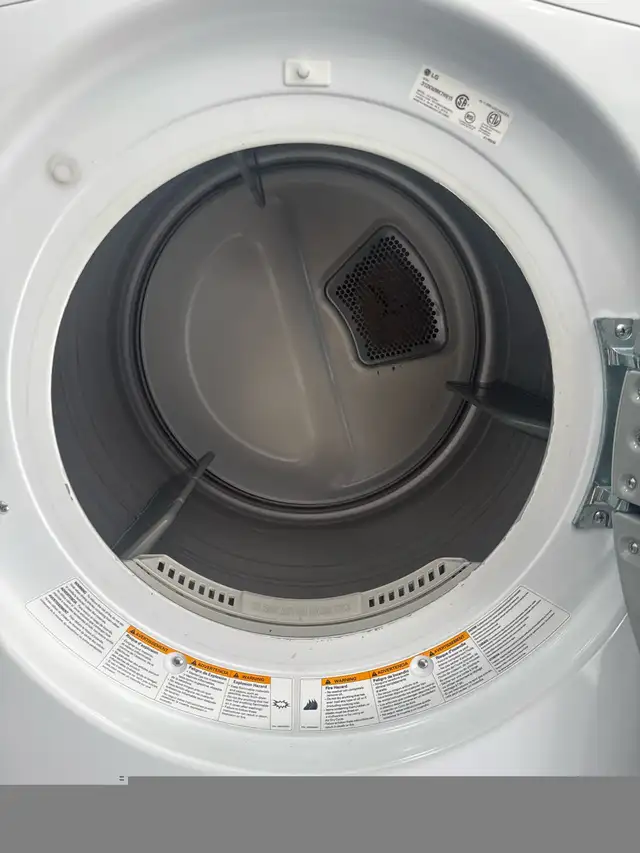 27 inch LG washer dryer front load combo in Washers & Dryers in Hamilton - Image 3