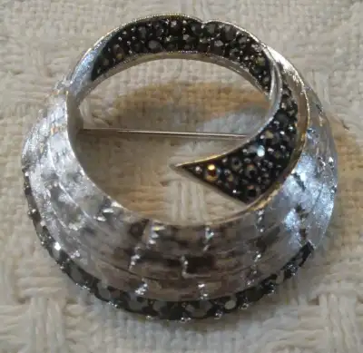 Costume Jewelry - More Vintage Brooches, View more