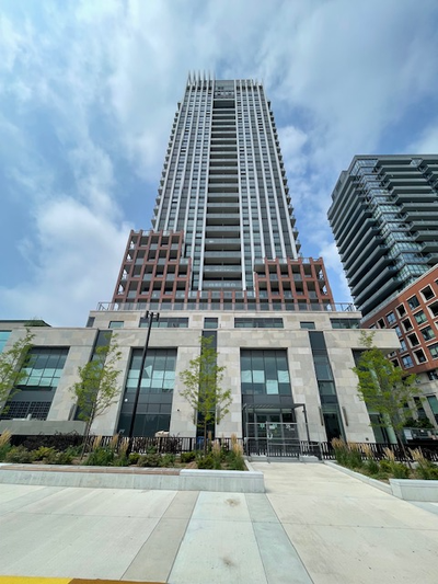 **Welcome to The Frederick by Camrost Felcorp in the highly sought-after Leaside community!** This b...