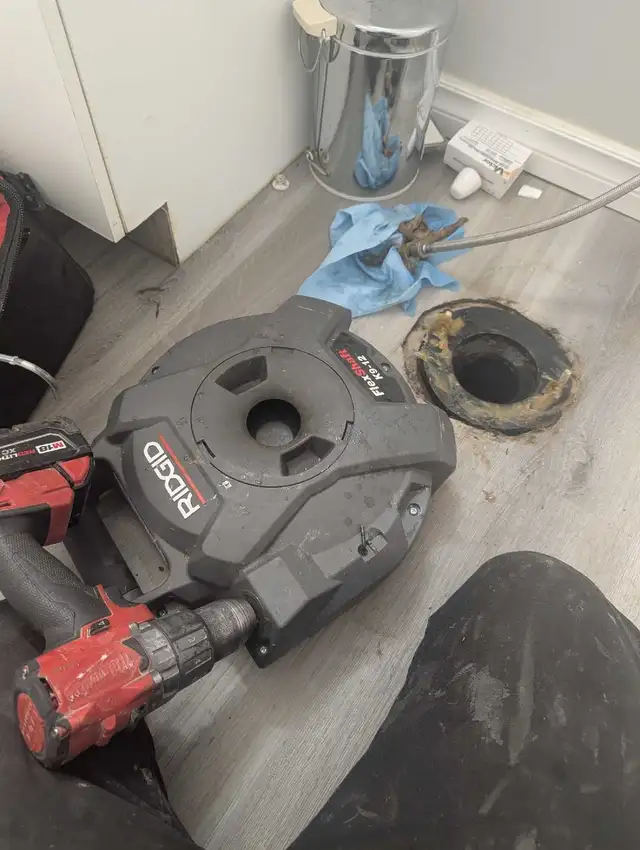 qualified plumber 64985458381955124