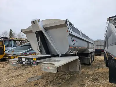 Very nice 2019 Canuck 35’ tub end dump with fresh safety. Used primarily for asphalt. Hasn’t seen mu...