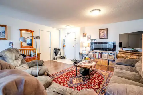 ***THIS PROPERTY IS NOW SOLD*** Experience bright, west-facing living in this beautifully renovated...