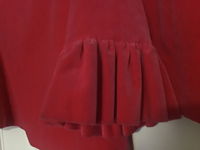 Vintage designer made jacket and skirt 1960 “reduced” in Women's - Dresses & Skirts in Burnaby/New Westminster - Image 4