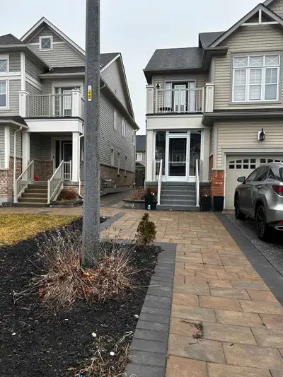 Private room on 1st floor in a lakeside corner townhome