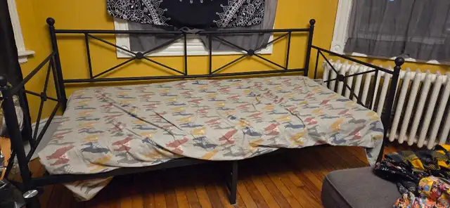 Day bed mattress & frame in Beds & Mattresses in Charlottetown - Image 2